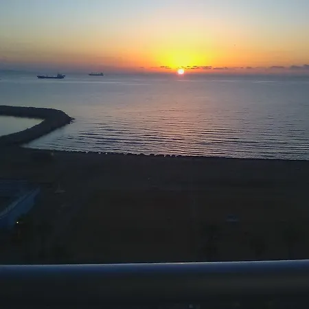 Finikoudes Luxury Lägenhet Larnaca