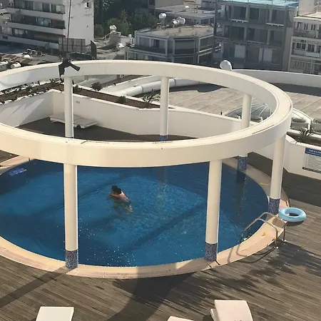 Appartement Finikoudes Luxury Larnaca