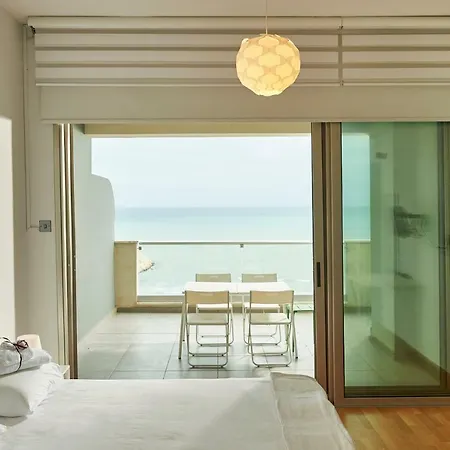 Finikoudes Luxury Appartement