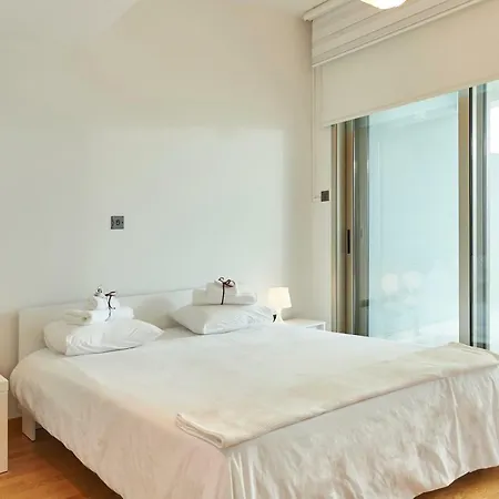 Finikoudes Luxury Larnaca